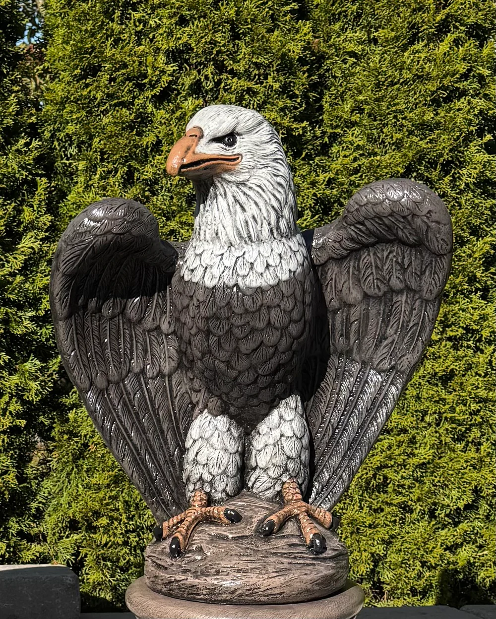 Eagle Facing Right Garden Statue Large Scale 24" High