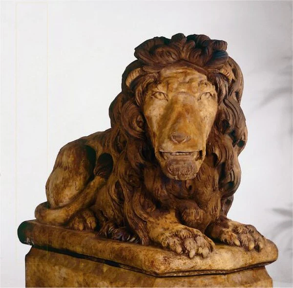 Grand Lion (facing Lion's Right) Garden Statue